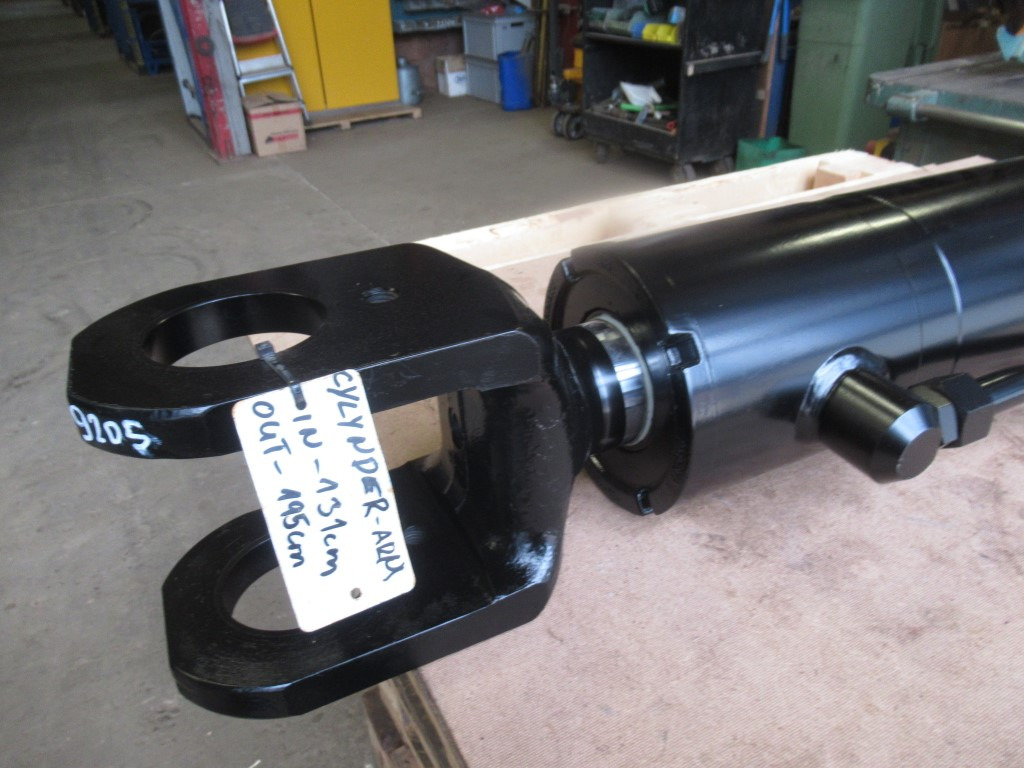 Caterpillar 962M - 5795455 - Hydraulic cylinder for Construction machinery: picture 3