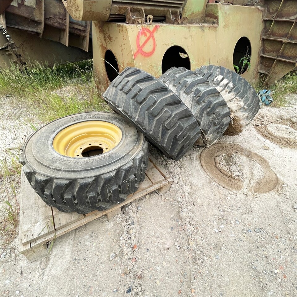 Caterpillar Fælge med dæk - Wheel and tire package for Construction machinery: picture 1