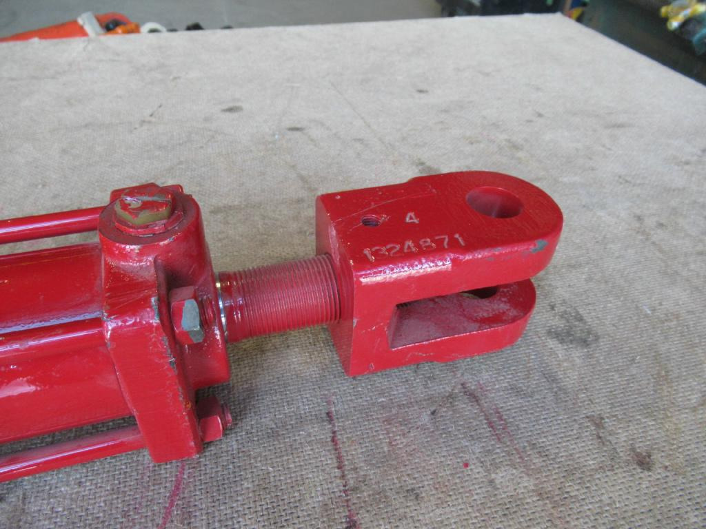 Cnh 140281A1 - - Hydraulic cylinder for Construction machinery: picture 4