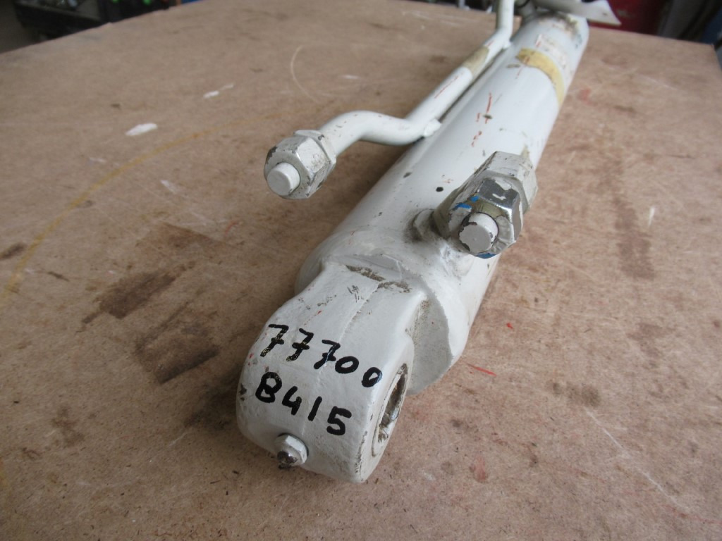 Cnh BER8211780 - - Hydraulic cylinder for Construction machinery: picture 3