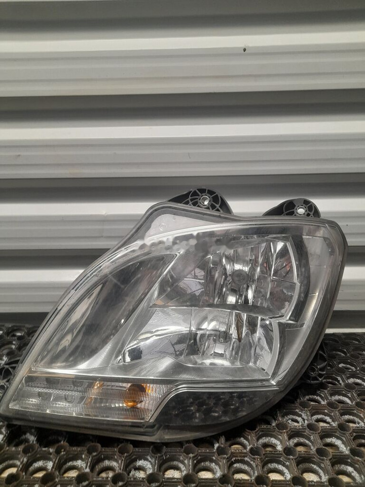 DAF XF 106 1835874   DAF 1835874 truck - Headlight for Truck: picture 1