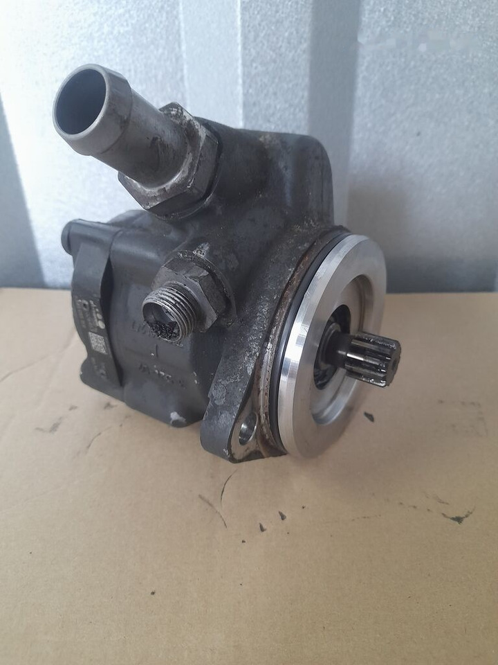 DAF xf 106 1863427   DAF truck - Steering pump for Truck: picture 2