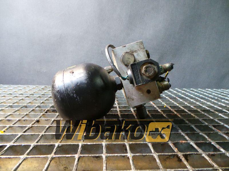 Doosan SOLAR 255LC-V E-1 - Hydraulic valve for Construction machinery: picture 1