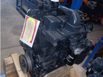 CNH 87624498 (CASE 580) - Engine