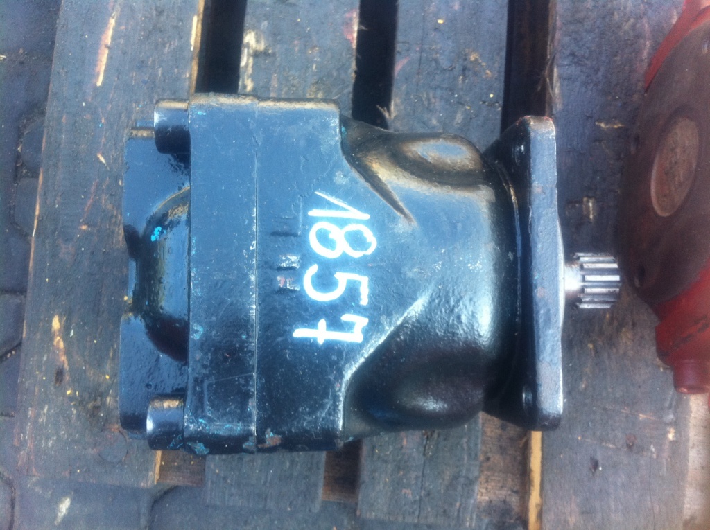 FUCHS 03443953D 7D27LG - Hydraulic motor for Construction machinery: picture 1