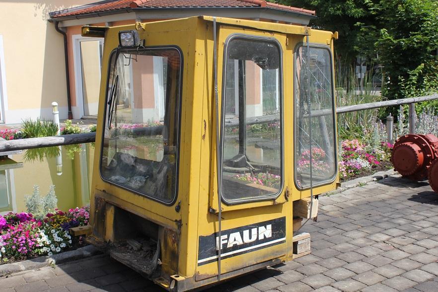 Faun F 1310 - Cab for Construction machinery: picture 1