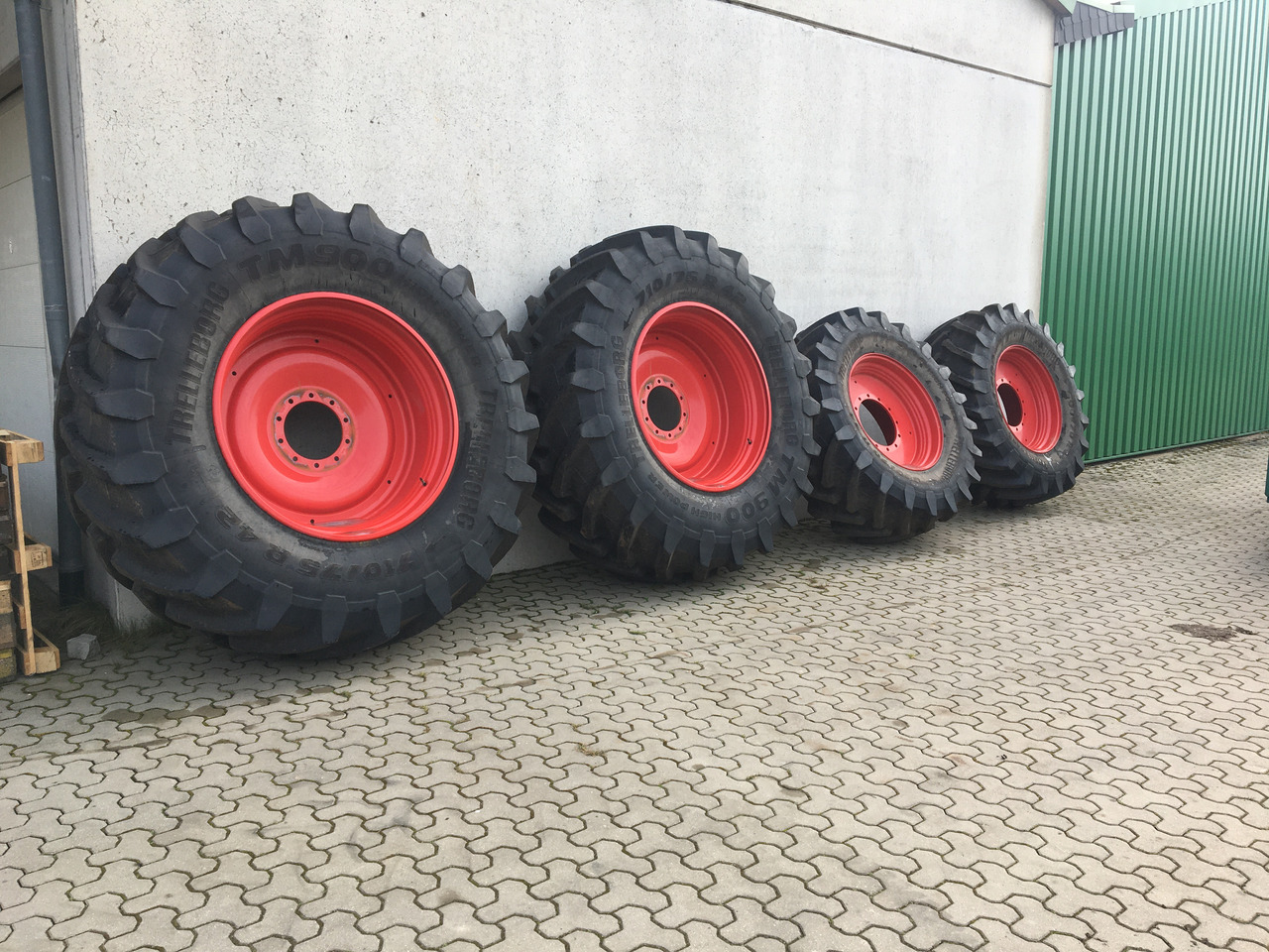 Fendt 600/70R34   710/75R42 - Wheels and tires: picture 1