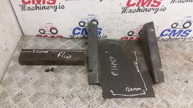 Fiat F140 Cab Interior Brackets. Please Check By Photos. - Cab and interior for Farm tractor: picture 1