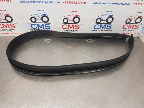 Ford 1000, 600 Series, 4000, 4600 Mudguard Rubber Gasket 81825478 - Fender: picture 1