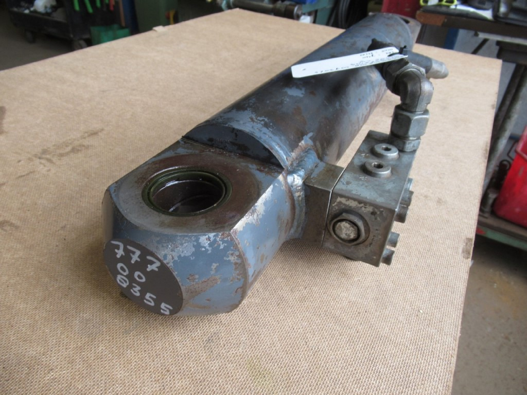 Furukawa 1229-408-93 - - Hydraulic cylinder for Construction machinery: picture 3