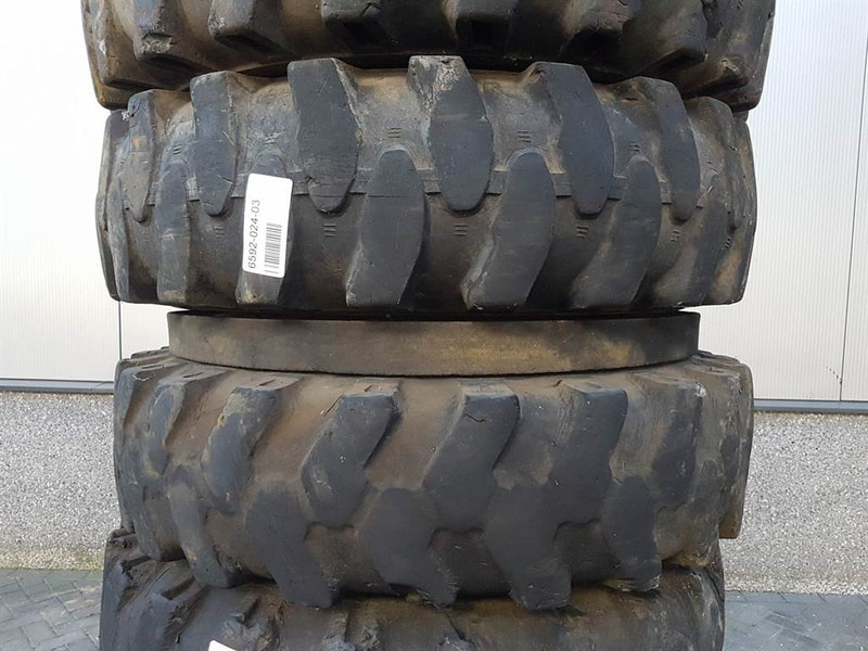 Furukawa W725LS-10.00-20-Tire/Reifen/Band - Wheels and tires for Construction machinery: picture 4