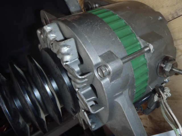 Hitachi 03500-3872 - - Alternator for Construction machinery: picture 2