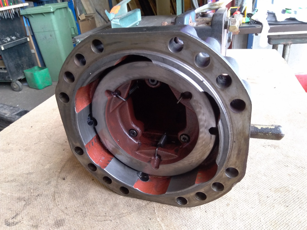 Hitachi EX135W - - Axle and parts for Construction machinery: picture 3