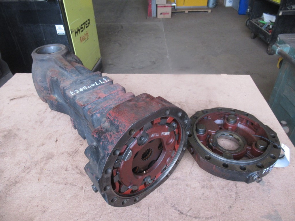 Hitachi FH130 - - Axle and parts for Construction machinery: picture 1