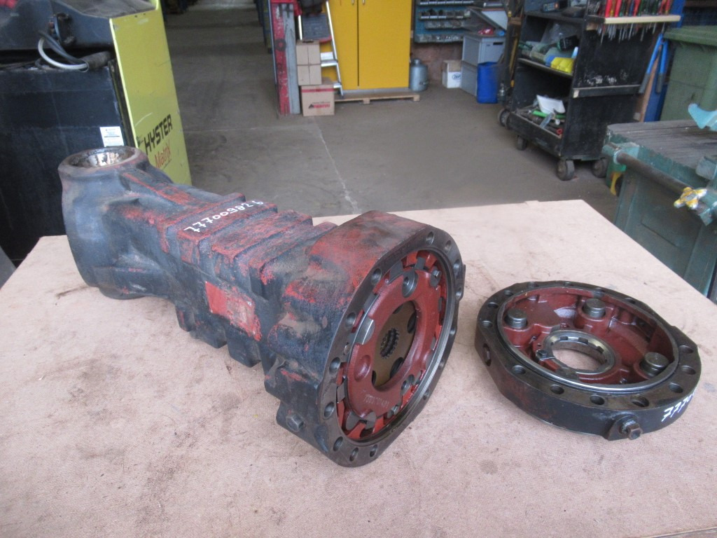 Hitachi FH130 - - Axle and parts for Construction machinery: picture 1