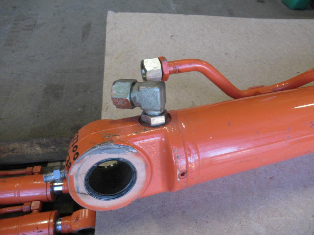 Hitachi YD00002217 - YD00000842 - Hydraulic cylinder for Construction machinery: picture 4
