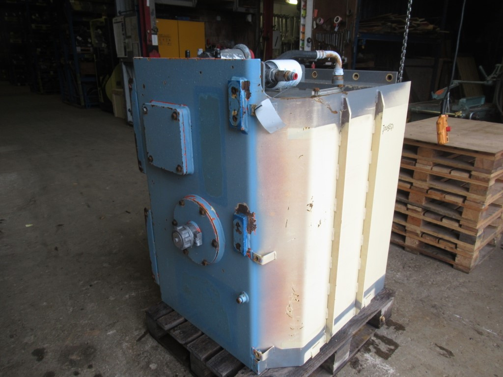 Hitachi ZX650LCH - - Hydraulic tank for Construction machinery: picture 2