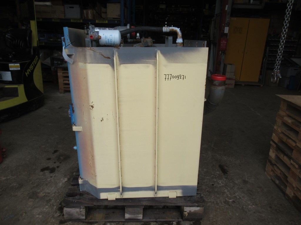 Hitachi ZX650LCH - - Hydraulic tank for Construction machinery: picture 1