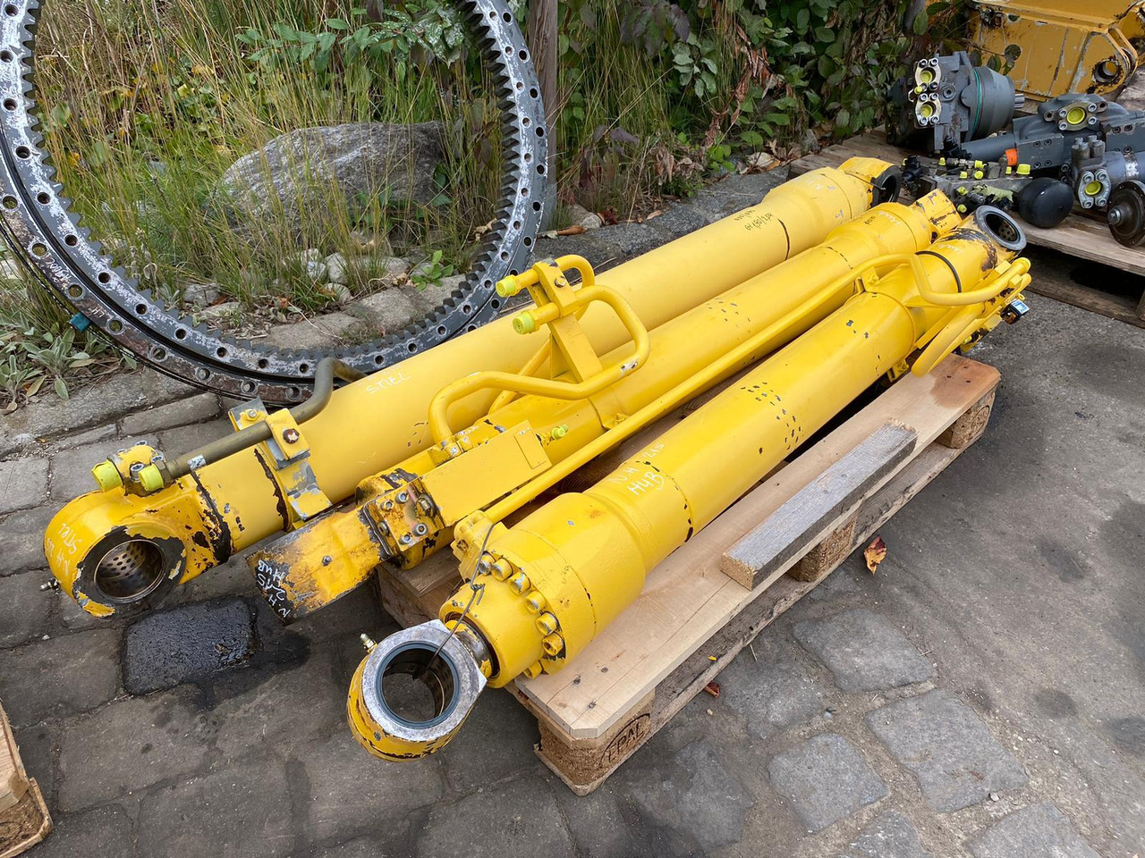Holland E 215 - Hydraulic cylinder for Construction machinery: picture 5