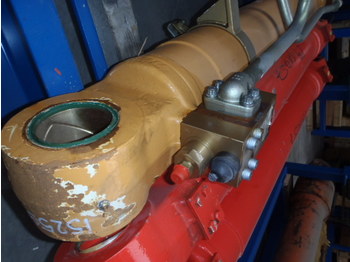 Case WX240 - Hydraulic cylinder