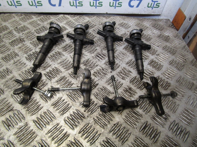 ISUZU N75 150 EURO 6 INJECTORS (4) SET P/NO 0445120216 - Fuel processing/ Fuel delivery for Truck: picture 1