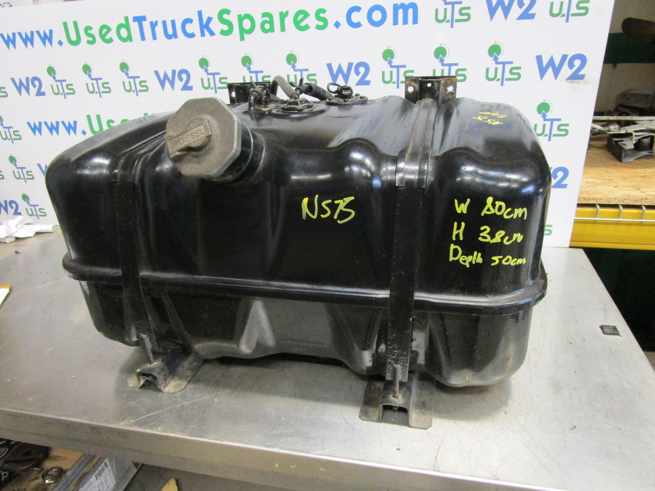 ISUZU N75 FUEL TANK COMPLETE - Fuel tank for Truck: picture 1