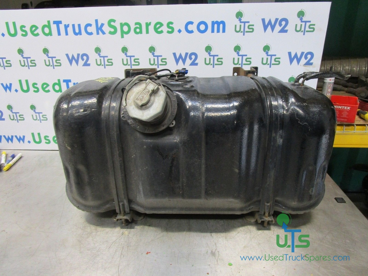 ISUZU NKR FUEL TANK COMPLETE - Fuel tank for Truck: picture 1