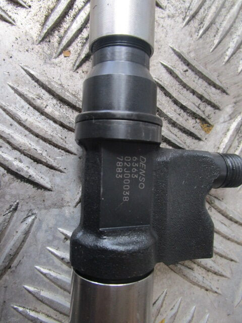 ISUZU NQR / N75 EURO 4 DENSO INJECTORS (4) P/NO 636302J00038 - Fuel processing/ Fuel delivery for Truck: picture 2
