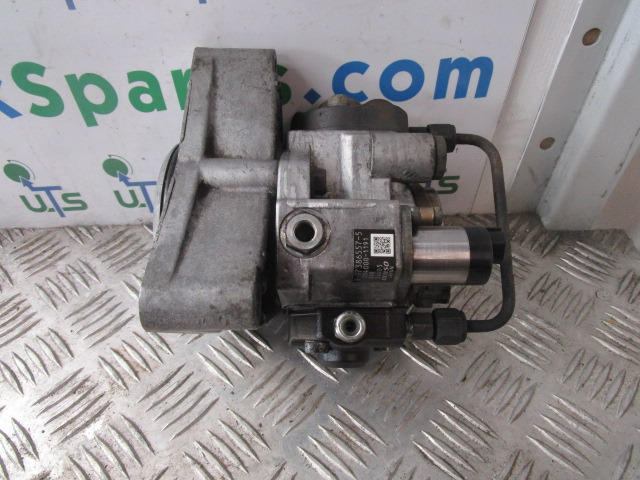 ISUZU NQR / N75 HIGH PRESSURE FUEL PUMP DENSO P/NO 8-97386557 - Fuel processing/ Fuel delivery for Truck: picture 1