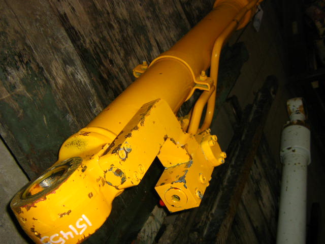 JCB JS130W - - Hydraulic cylinder for Construction machinery: picture 2