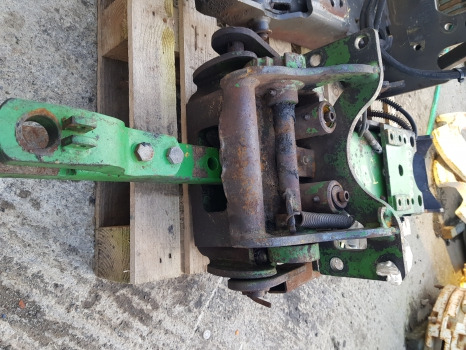 John Deere 6100, 6200, 6300, 6400 Pick Up Hitch Complete Al80042, Al80043 - Frame/ Chassis: picture 1