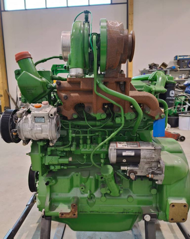 John Deere 810 E  - Engine for Forestry equipment: picture 2