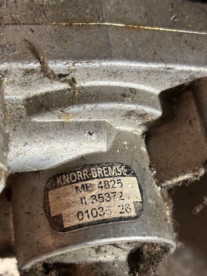 KNORR-BREMSE Fußbremsventil MB4825/35372 - Brake valve for Truck: picture 3