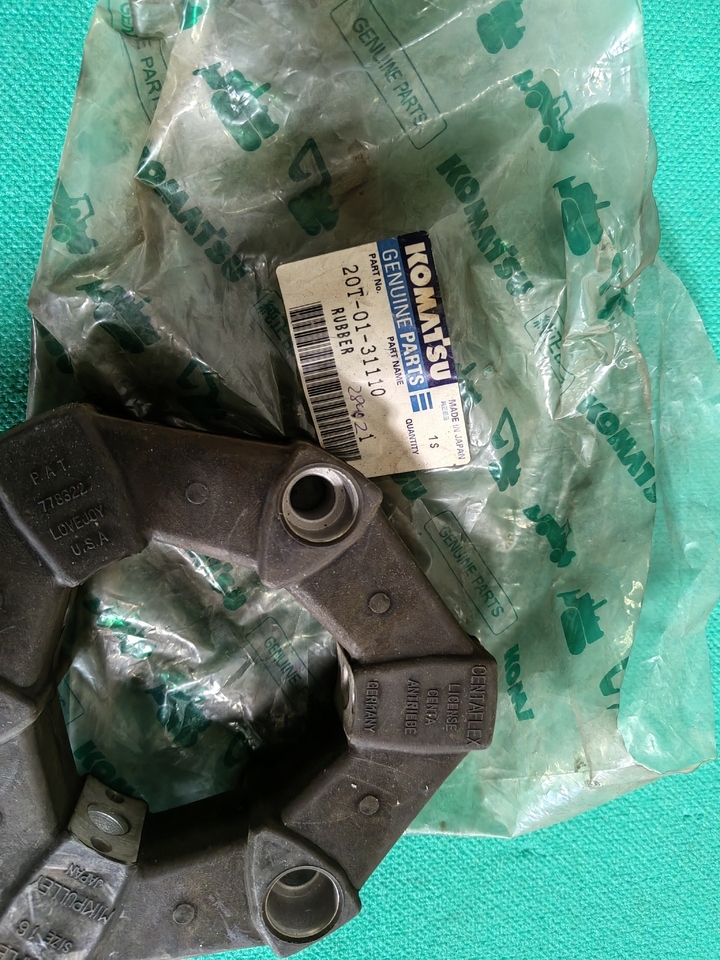 KOMATSU 20T-01-31110 RUBBER COUPLING - Universal part for Construction machinery: picture 1