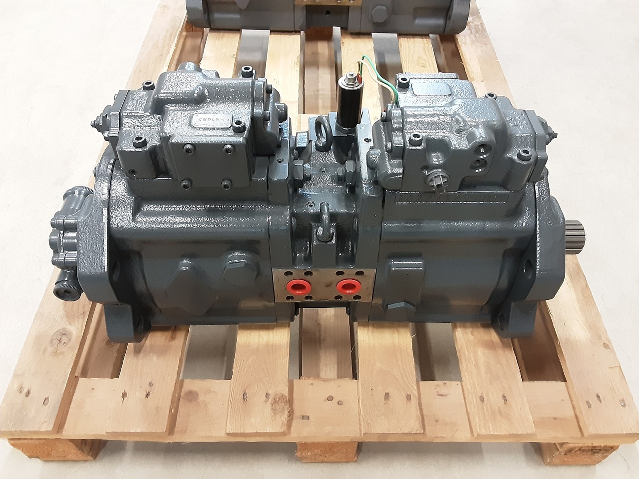 Kawasaki K3V112DT-1GMR-9C79+F - Hydraulic pump for Crawler excavator: picture 1