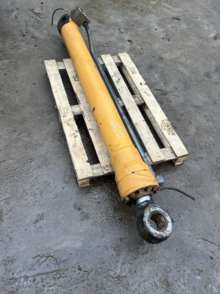 LIEBHERR R906 - Hydraulic cylinder for Excavator: picture 3