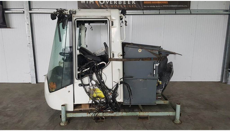 Cab and interior for Construction machinery Liebherr L 538 - Cabin/Kabine/Cabine: picture 3