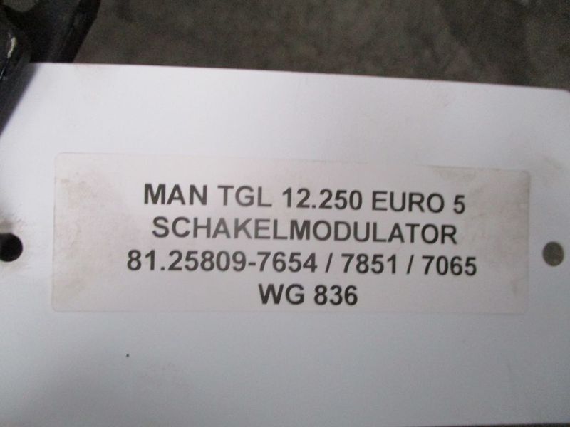 MAN 81.25809-7654//7851//7065 SCHAKEL MODULATOR TGL TGM TGS TGX - Clutch and parts for Truck: picture 3