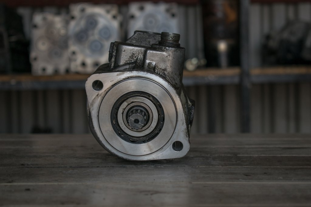 MERCEDES-BENZ ACTROS  MP4 - Steering pump for Truck: picture 2