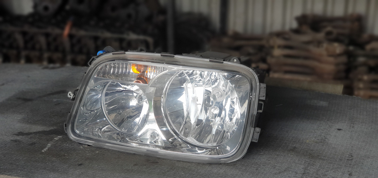 MERCEDES-BENZ ACTROS MP III - DRIVER - Headlight for Truck: picture 1