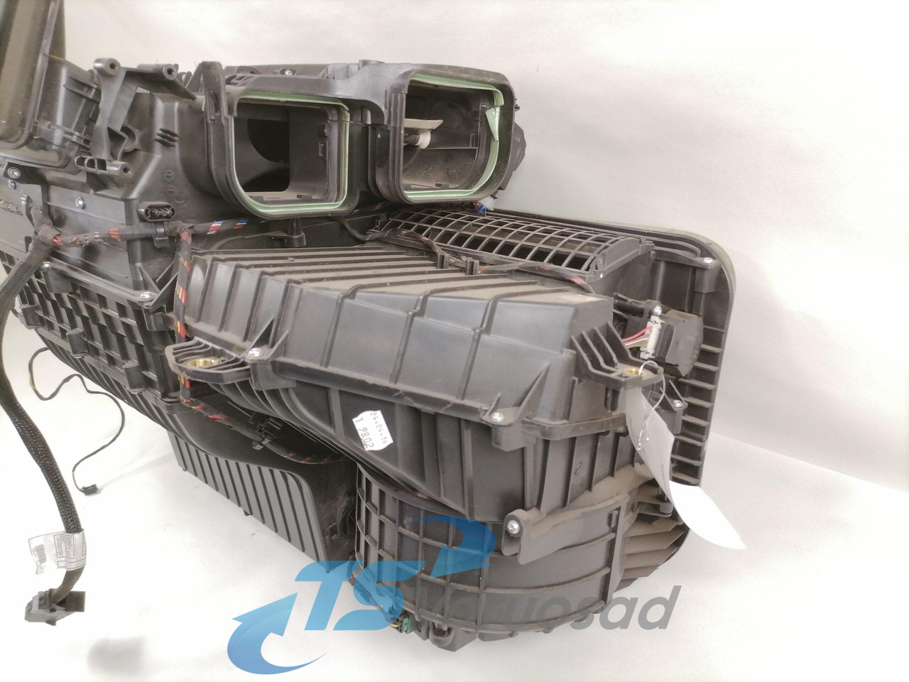 Universal part for Truck Mercedes-Benz Salongi radiaatorite korpus, komplektne A9608302260: picture 3