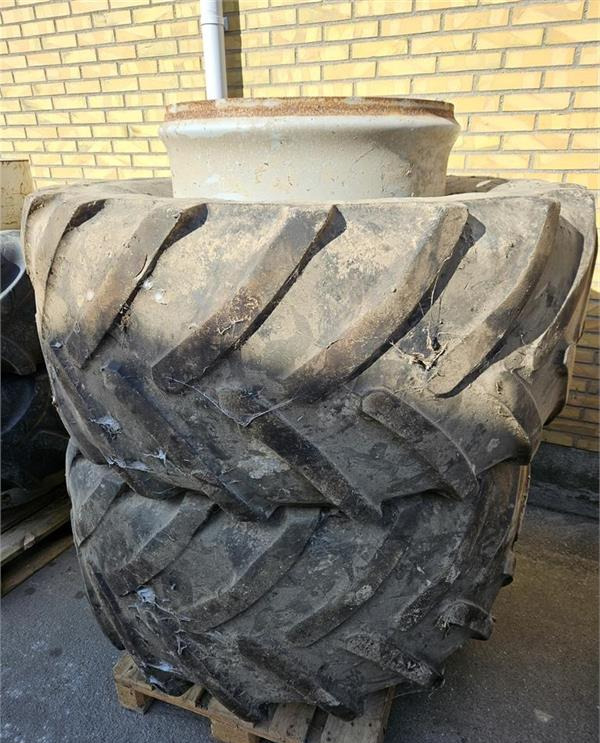 Michelin 600/65R28 m. 6 låse  - Wheel and tire package for Agricultural machinery: picture 1