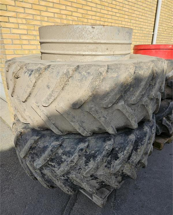 Michelin 600/65X38  - Wheel and tire package for Agricultural machinery: picture 1