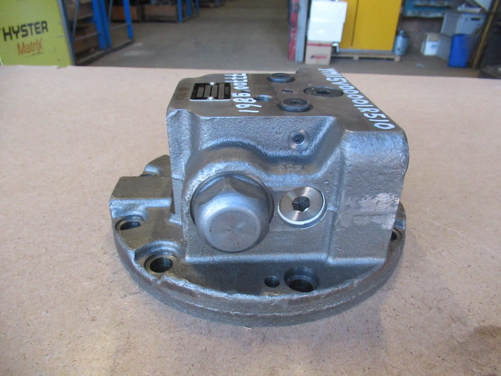 New Holland Kobelco YM15V00001R510 - - Hydraulic motor for Construction machinery: picture 4