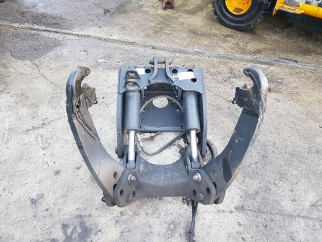 New Holland T7.260, T7040 Case Puma 180 Front Linkage 84472911, 84472912 - Suspension: picture 1