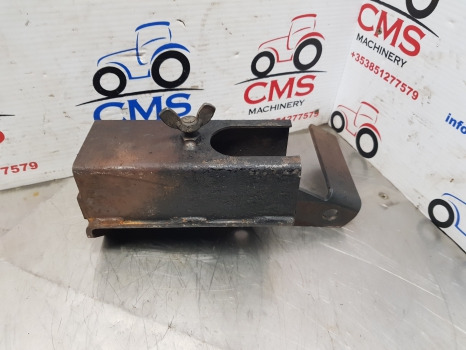 New Holland  T7, Case Puma 175 Drawbar Holding Bracket 84390563; 84269069 - Frame/ Chassis: picture 4