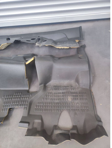 Nissan Floor Mat - Cab and interior for Truck: picture 5