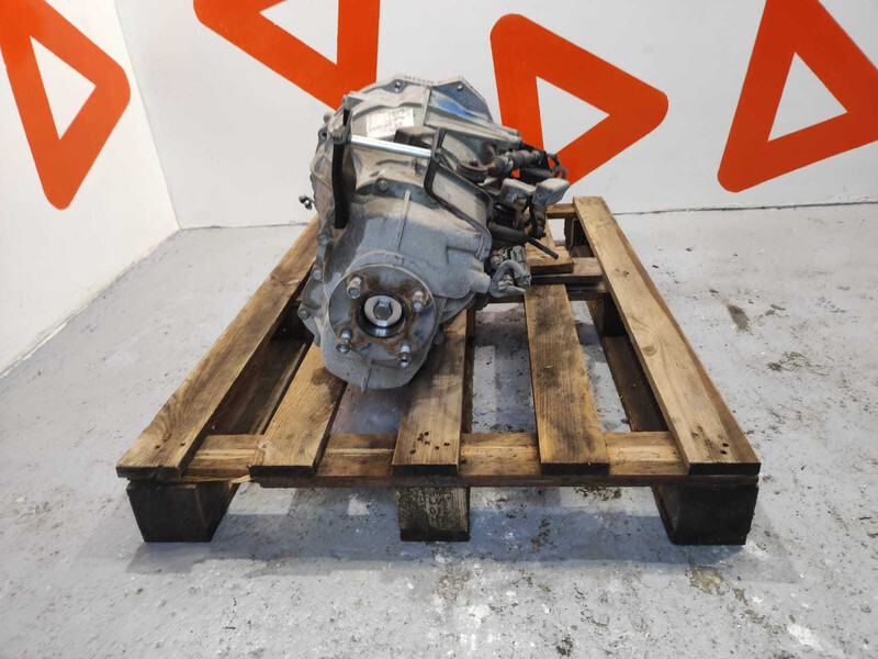 Nissan NT 400 Cabstar Gearbox 32010-LC62A / LOW MILEAGE - Gearbox for Truck: picture 2