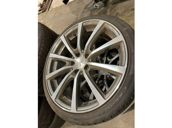 Pirelli *Brock velgen met Pirelli banden *235/35 ZR19 - Wheels and tires for Car: picture 1