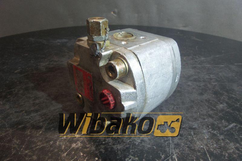 Poclain 70316908 - Hydraulic pump for Construction machinery: picture 1